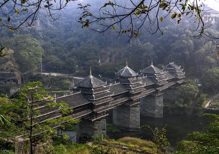 Cầu Chengyang là một trong những cây cầu đẹp nhất châu Á nằm ở Trung Quốc 