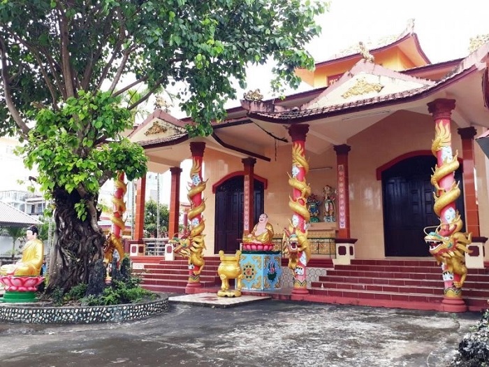 Khuông viên chùa Thành Linh Cà Mau