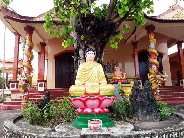 Tượng Phật Quan Âm ở chùa Thành Linh Cà Mau