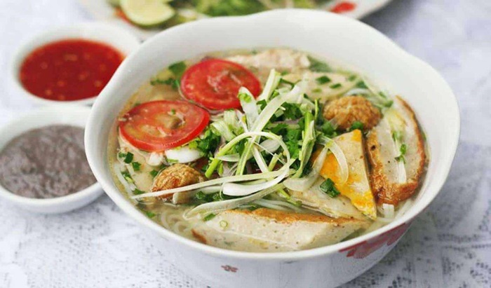 đặc sản Uông Bí Quảng Ninh - bún chả cá