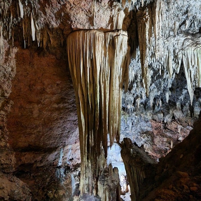 Hệ thống nhũ đá bên trong hang động Bellamar Cuba