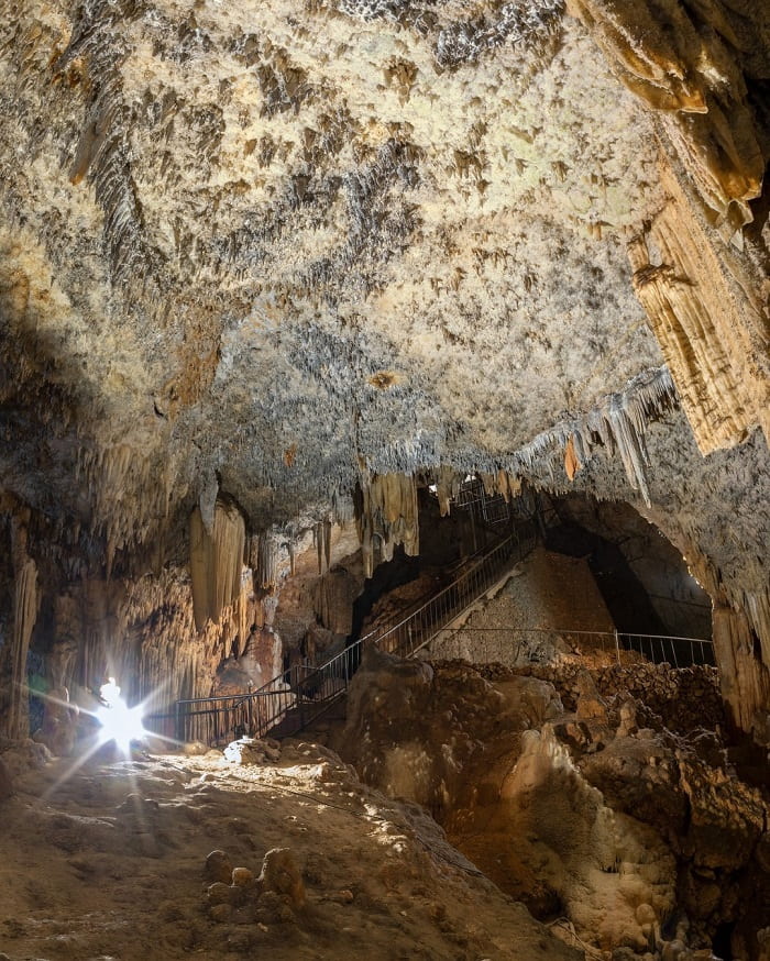 Vẻ đẹp bên trong hang động Bellamar Cuba