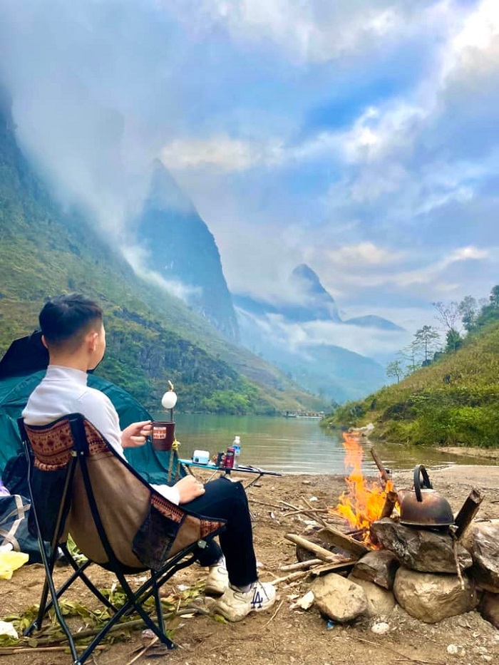 Khu Camping Anh Quân là khu cắm trại view sông mà bạn nên dừng chân