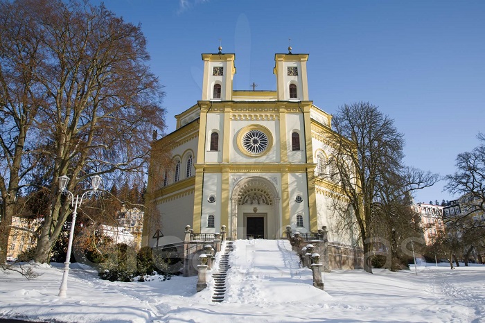 Nhà thờ Công giáo Ascension of the Virgin Mary là điểm tham quan ở thị trấn Marianske Lazne