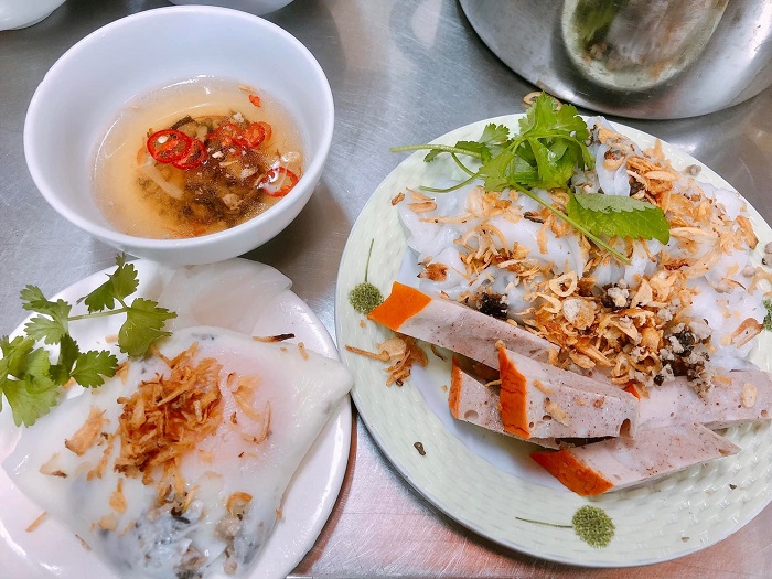 Phố ẩm thực Nguyễn Thượng Hiền - Quán bánh cuốn Phương