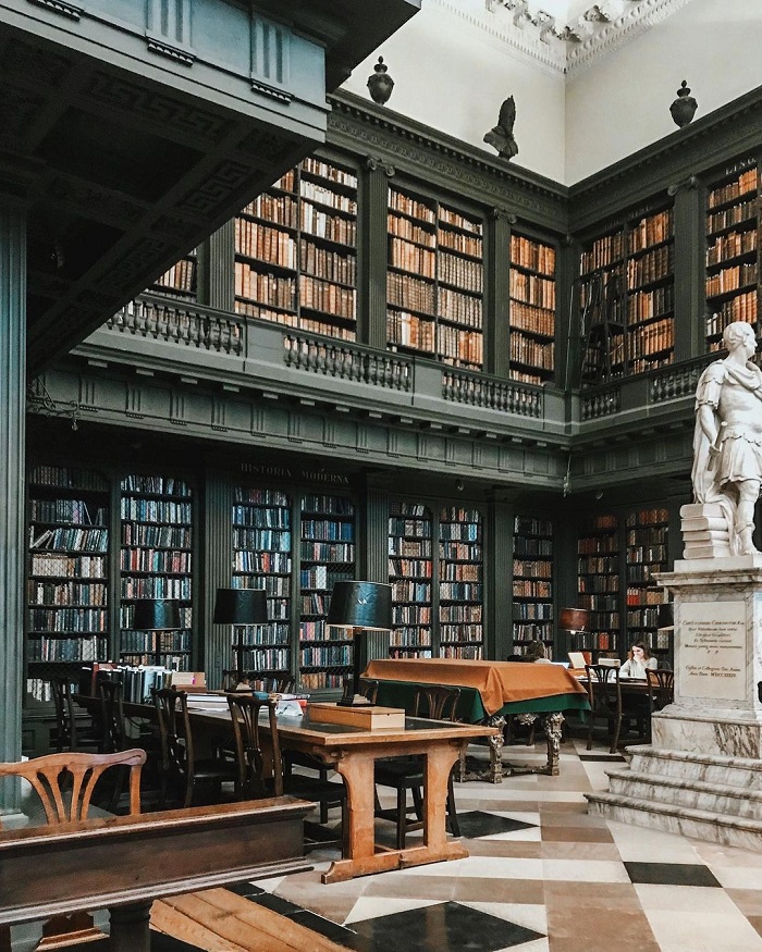 Thư viện Codrington là một trong những thư viện đẹp nhất châu Âu nằm ở Anh