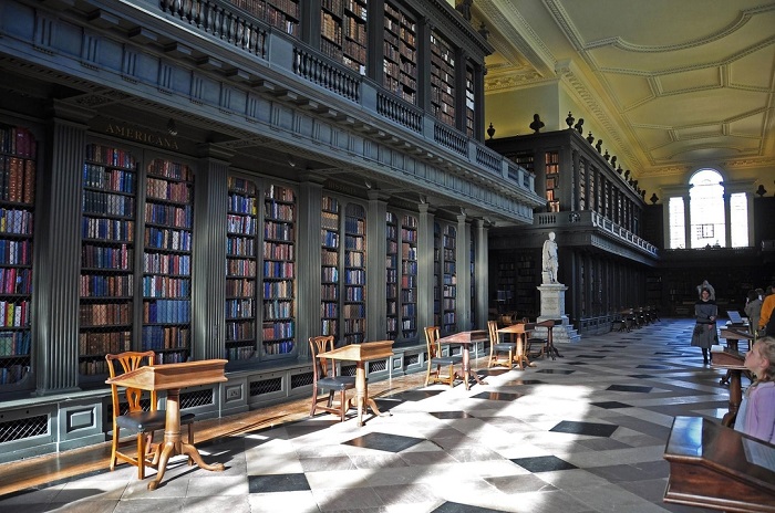 Thư viện Codrington là một trong những thư viện đẹp nhất châu Âu bạn nên ghé thăm