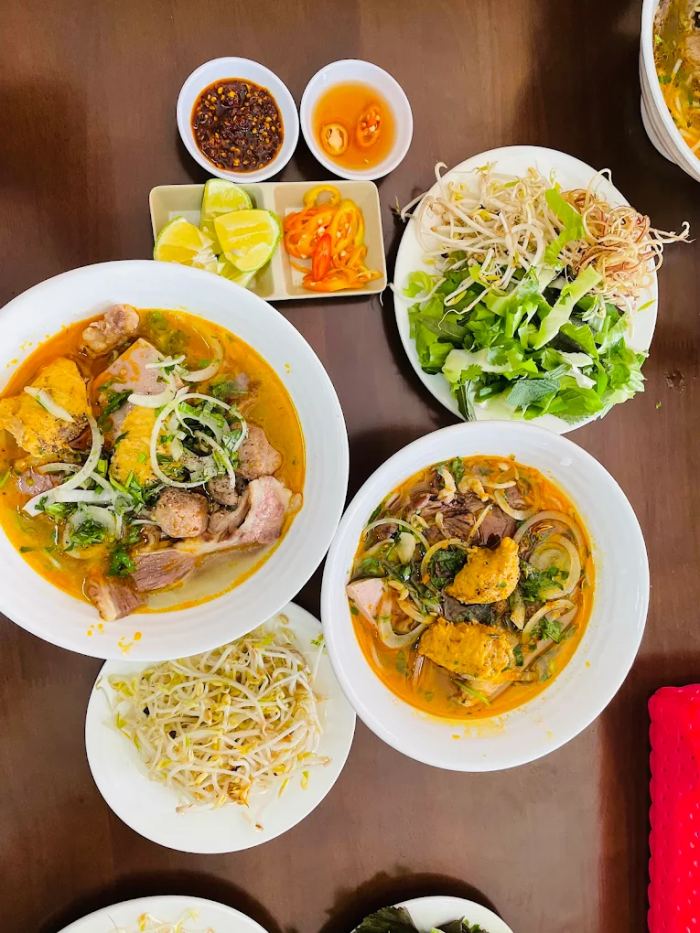 quán bún bò ở Bảo Lộc O Hương