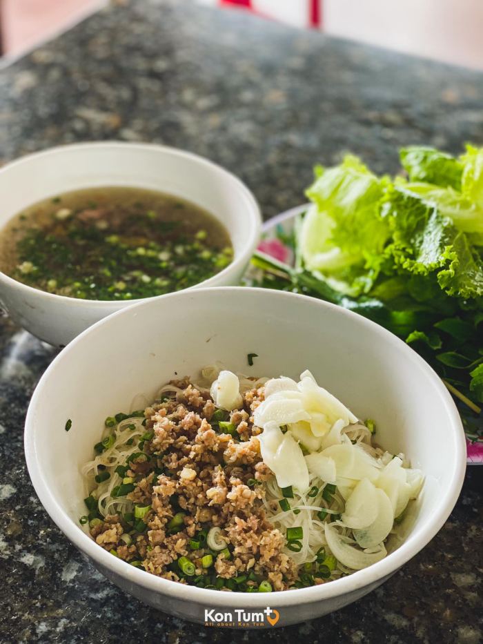 quán ăn sáng ở Kon Tum Quán hoành thánh, mì 39