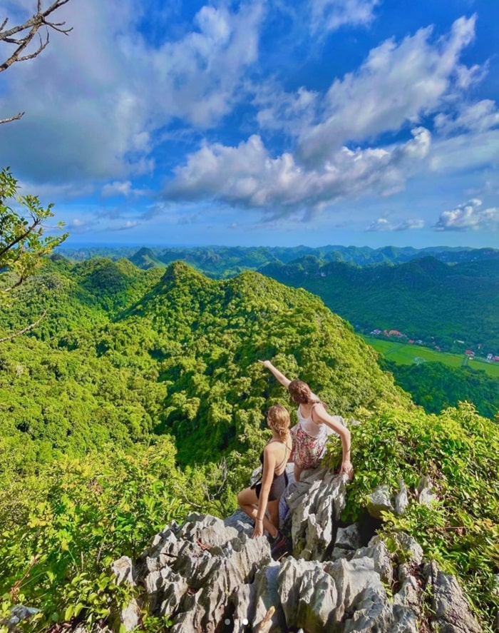đỉnh Hải Quân Cát Bà - 'nóc nhà'