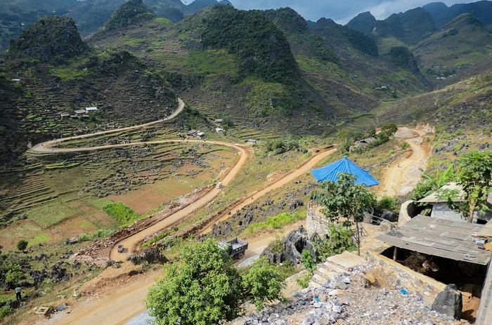 Dốc chữ M Hà Giang tuyệt đẹp khi nhìn từ trên cao