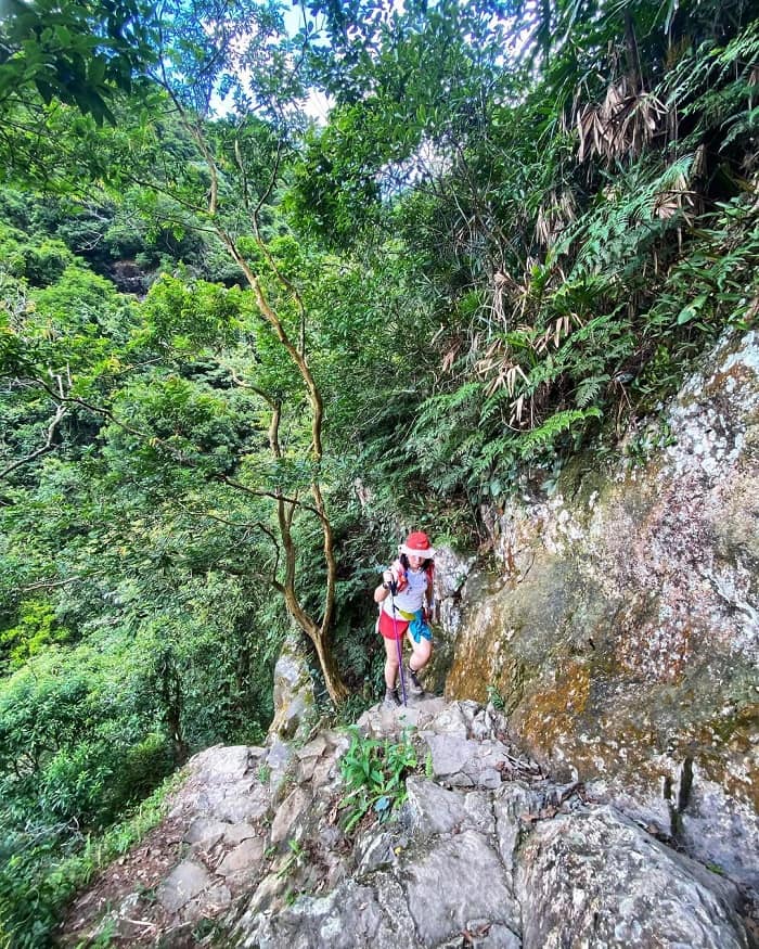 Trekking khám phá rừng núi là hoạt động thú vị tại thác Đại Mạo Sơn