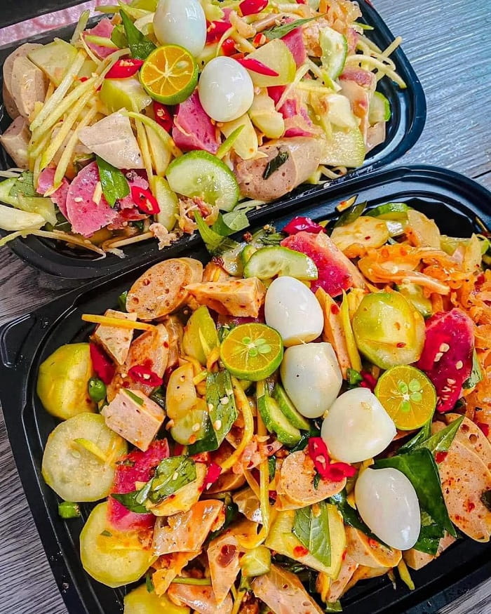 Thưởng thức hương vị tré Huế