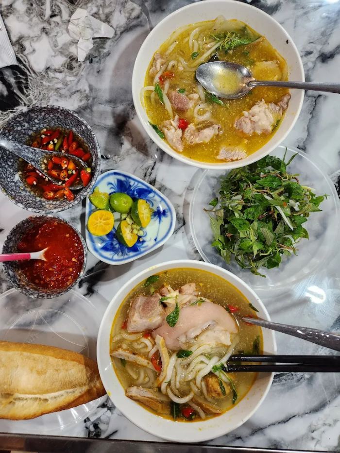 món ăn sáng ở Hội An bánh canh