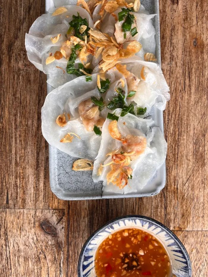 món ăn sáng ở Hội An bánh bao bánh vạc
