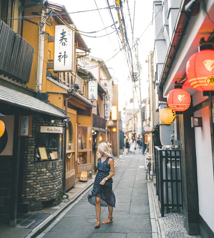 Dạo bước trên phố cổ ở Kyoto - Ảnh: Find Us Lost