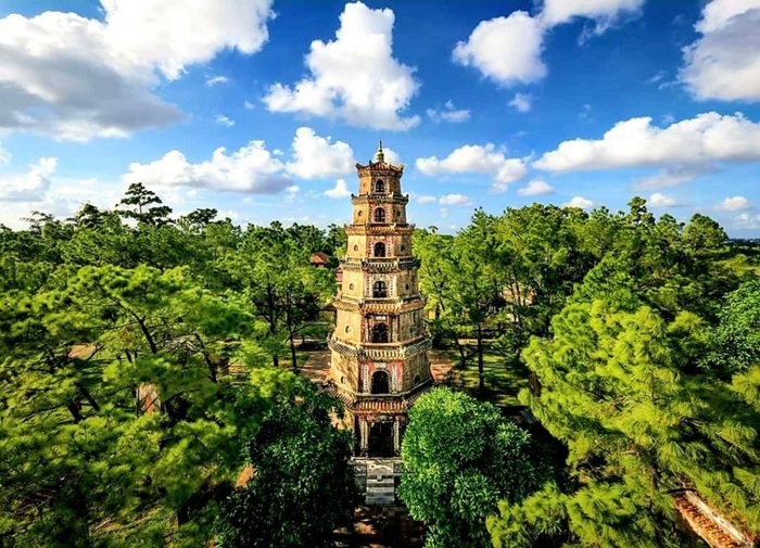 Ghé thăm chùa Thiên Mụ - Ảnh: Quảng Bình Travel