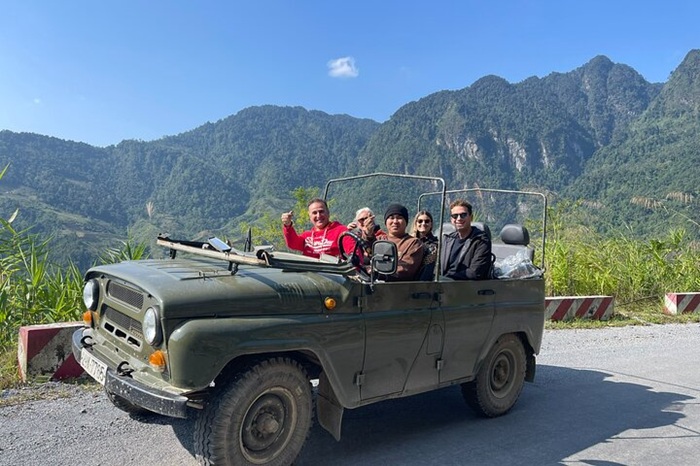 Nên đi Hà Giang tự túc hay theo tour? Đăng ký hình thức tour, bạn không lo lắng về phương tiện di chuyển - Ảnh: Hoang Su Phi Lodge 