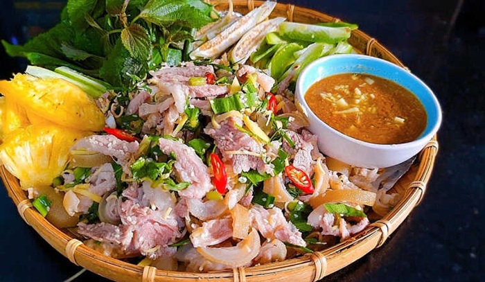 Thịt dê ở nhà hàng Chính Thư tươi mới mỗi ngày - Ảnh: Mekoong