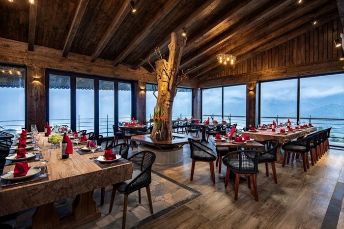 Nhà hàng resort phục vụ ẩm thực đa dạng - Ảnh: Lữ Hành Việt Nam