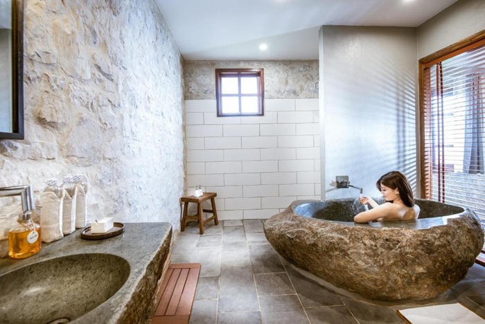 Nhà vệ sinh của resort - Ảnh: Eholiday