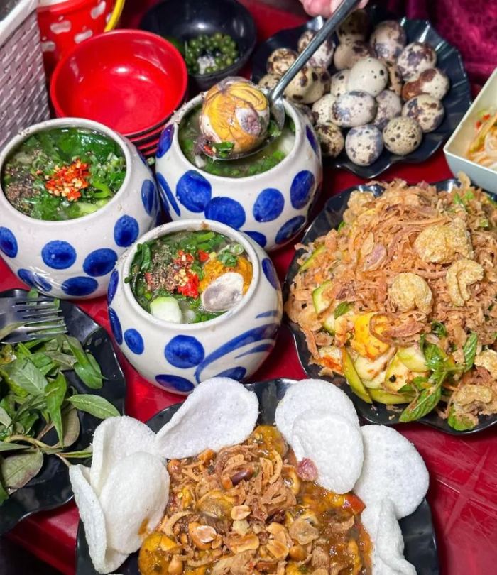 Ăn vặt đêm Huế chỗ nào ngon Trứng lộn Bé Đen cầu Kho Rèn