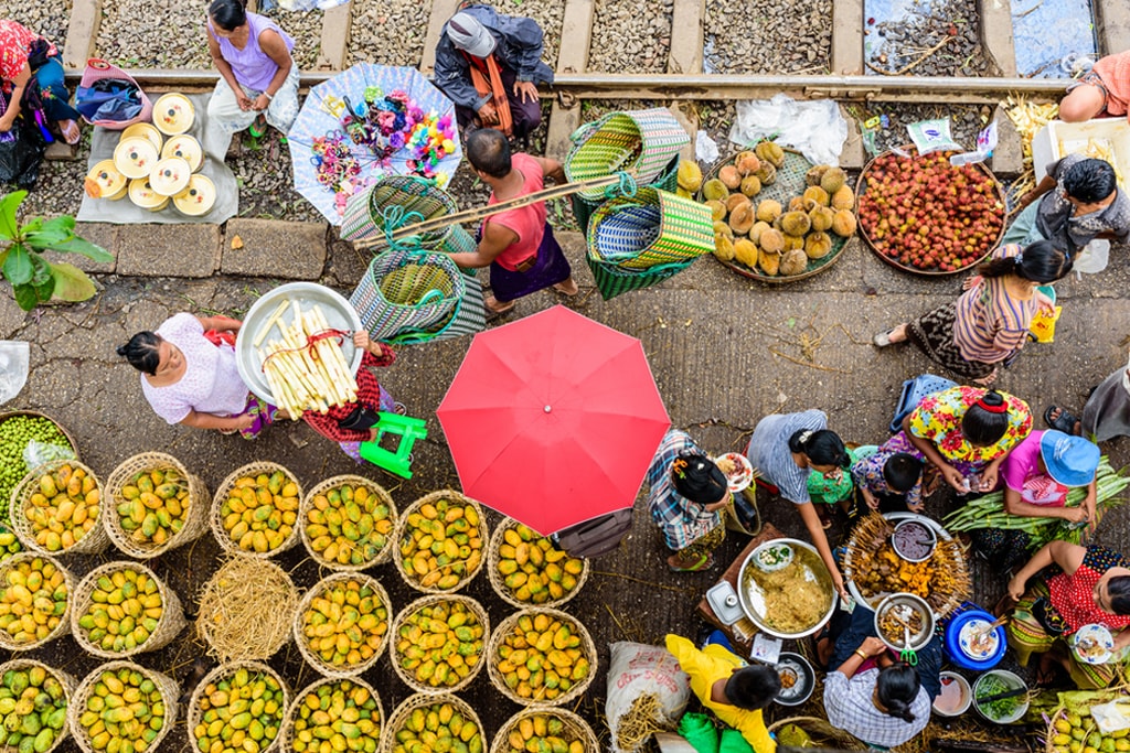 khu chợ đêm ở Myanmar