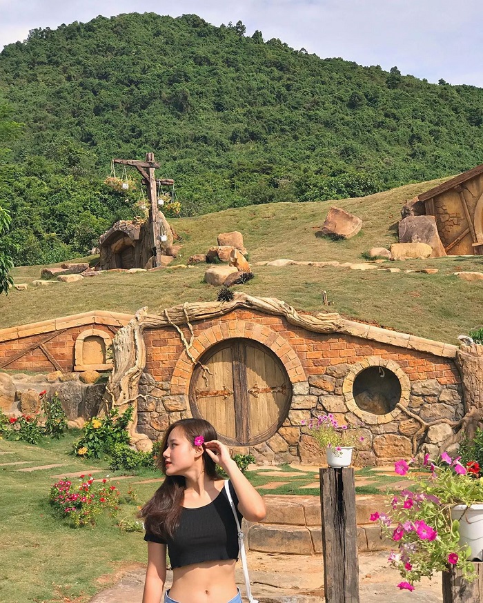Du lịch đến Huế, ghé thăm ngôi làng Hobbit phiên bản Việt