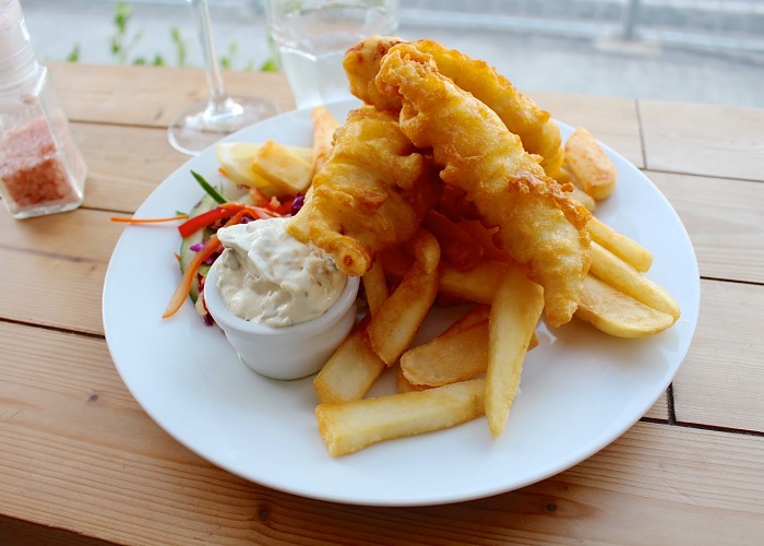 Thưởng thức món Fish and Chips New Zealand thơm ngon giản dị 