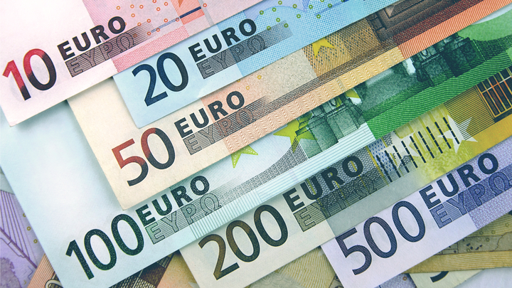 Tiền tệ Pháp: Tiền tệ Pháp có một sức hút đặc biệt với những người yêu thích phong cách châu Âu. Xem hình ảnh để cảm nhận sự đẹp mắt và đẳng cấp của tiền tệ này.