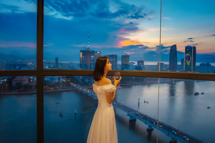 Combo Đà Nẵng 3N2Đ nghỉ Vinpearl Condotel Riverfront 5*, bay VNA chỉ từ 4tr6