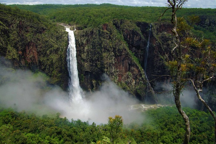 Thác Wallaman - thác nước có thể bơi ở Úc