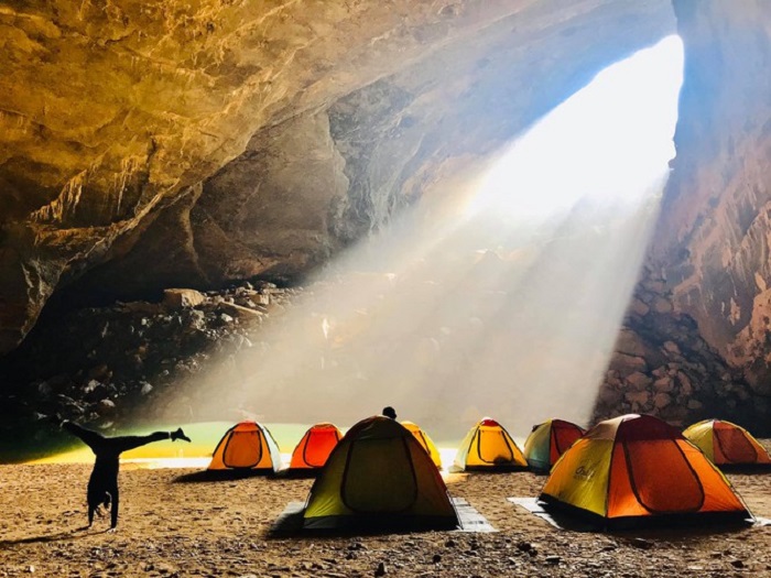 khu cắm trại trong hang Én 