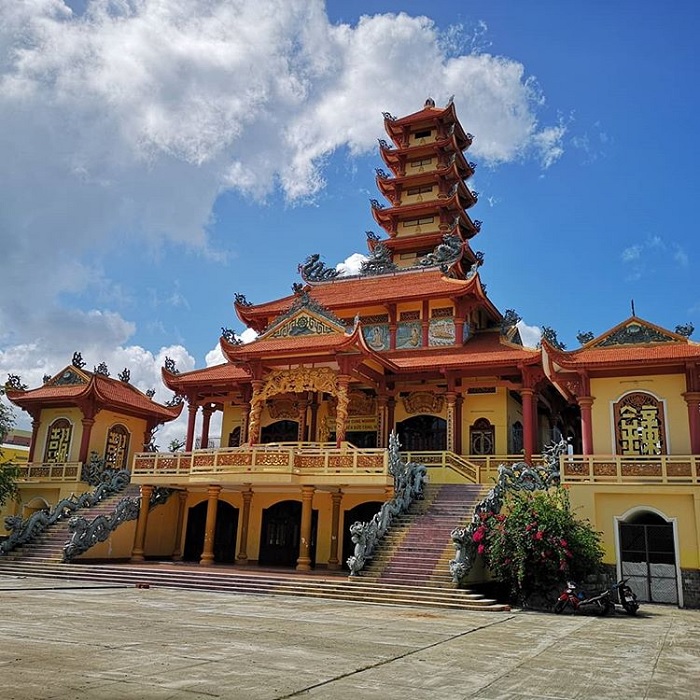 Mê mẩn vẻ đẹp cổ kính của chùa Long Khánh Quy Nhơn