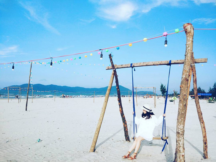 Tan Canh Duong Hue Beach - an ideal stopover