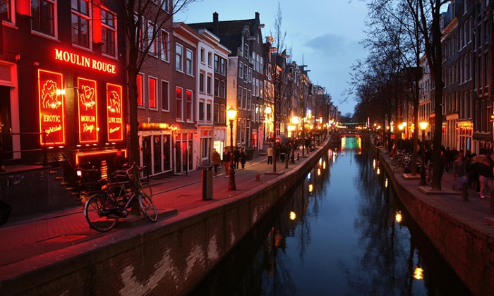 Kênh đào ở Amsterdam Hà Lan: lãng mạn mê hoặc lòng người