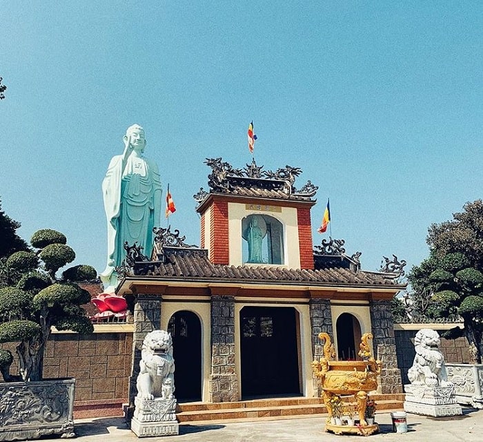 chùa Long Khánh Quy Nhơn - cổng tam bảo