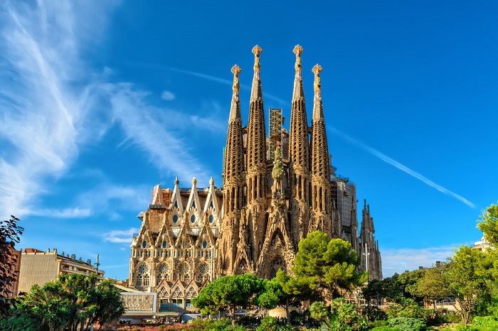 Nhà thờ La Sagrada Familia - Kỳ quan kiến ​​trúc hàng đầu của châu Âu