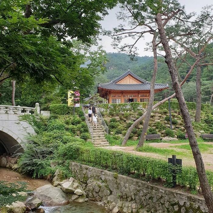những ngôi chùa đẹp ở Hàn Quốc - Jingwansa