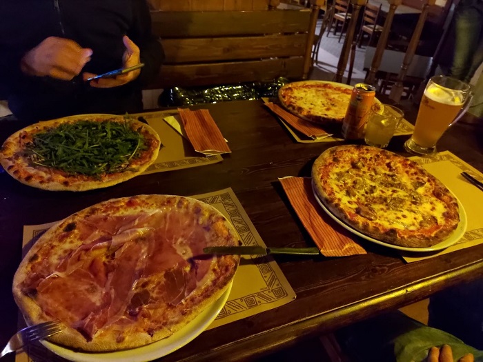 Phố cổ Trastevere thành Rome - ăn pizza