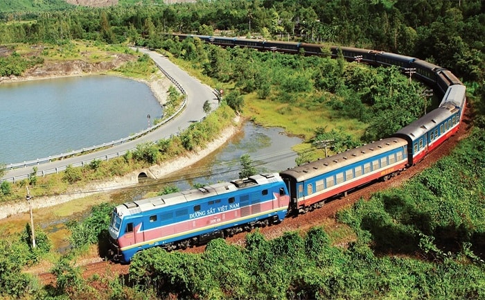 Đi tàu hỏa đến hang Én Quảng Bình 