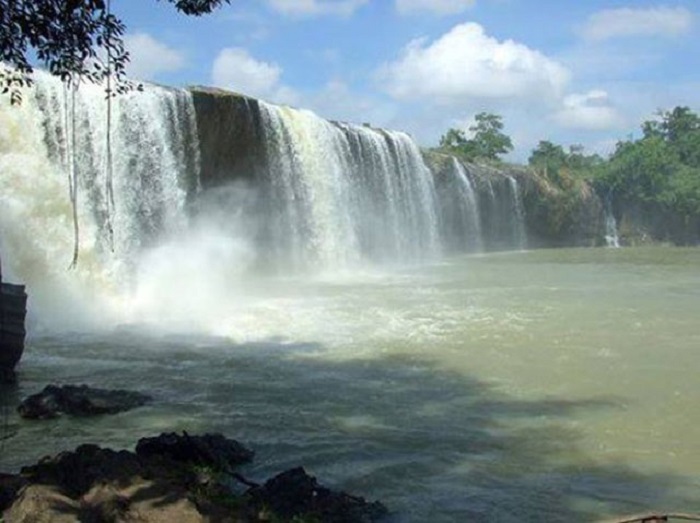 Xung Khoeng Waterfall - The beautiful waterfall in Gia Lai has come, you don't want to go back 