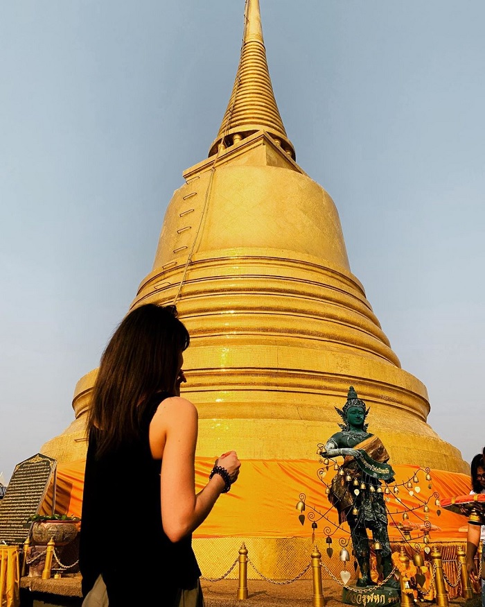 'Say nắng' vẻ đẹp độc đáo của của chùa Núi Vàng Bangkok