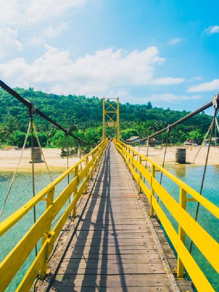 ​​​​​​​ Cây cầu vàng - du lịch Nusa Lembongan