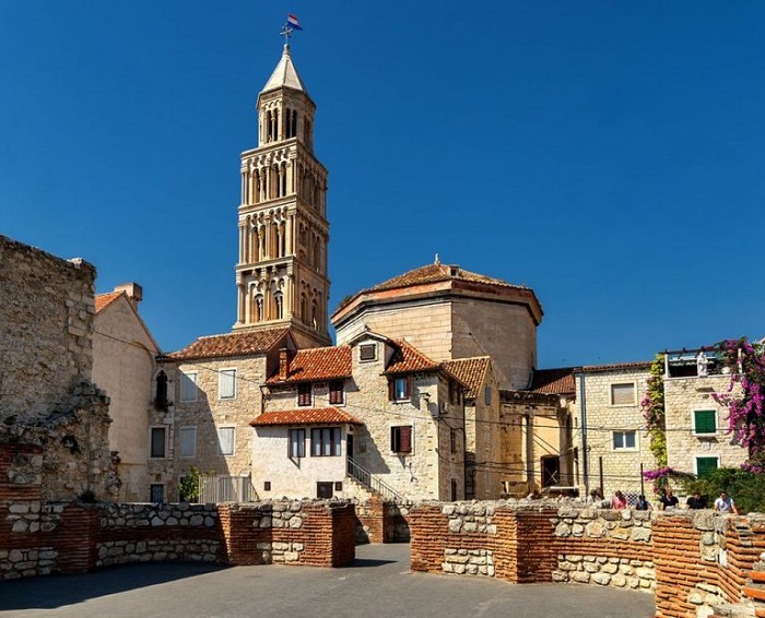 Nhà thờ thánh Domnius -  Cung điện Diocletian Croatia