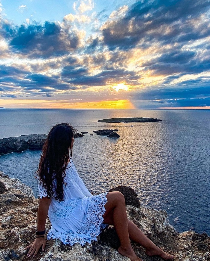 Ngắm hoàng hôn ở đảo Menorca - Du lịch đảo Menorca