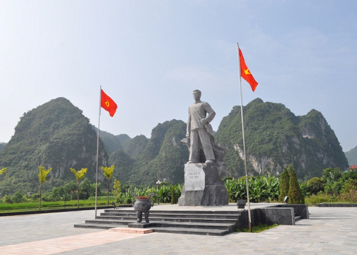 Luong Van Tri memorial relic - monument