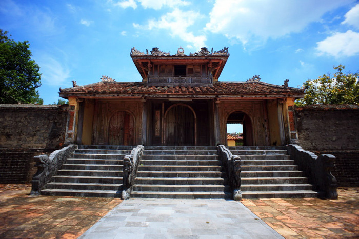 Tomb of Thieu Tri in Hue - Hong Trach Mon