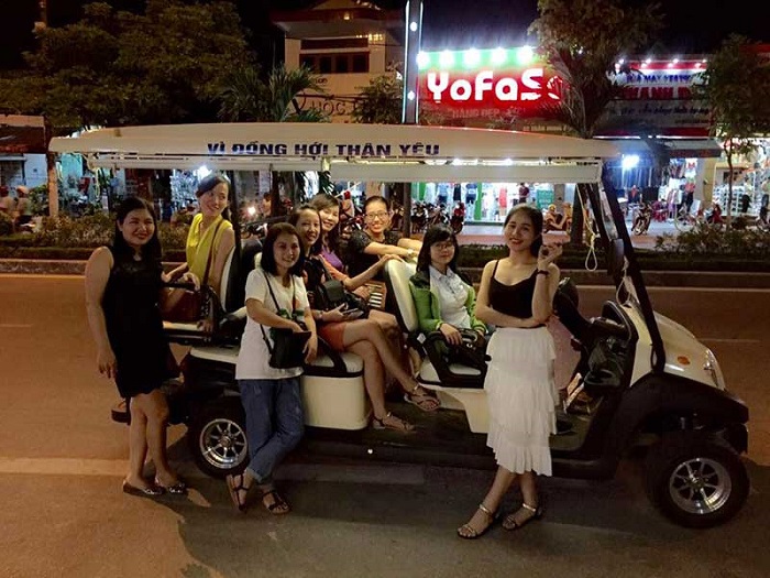 Những trải nghiệm du lịch về đêm ở Đồng Hới - khám phá thành phố bằng xe điện 