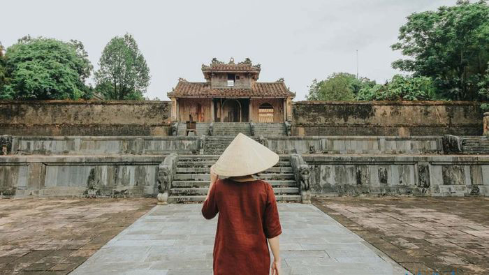Thieu Tri mausoleum in Hue - cool and quiet